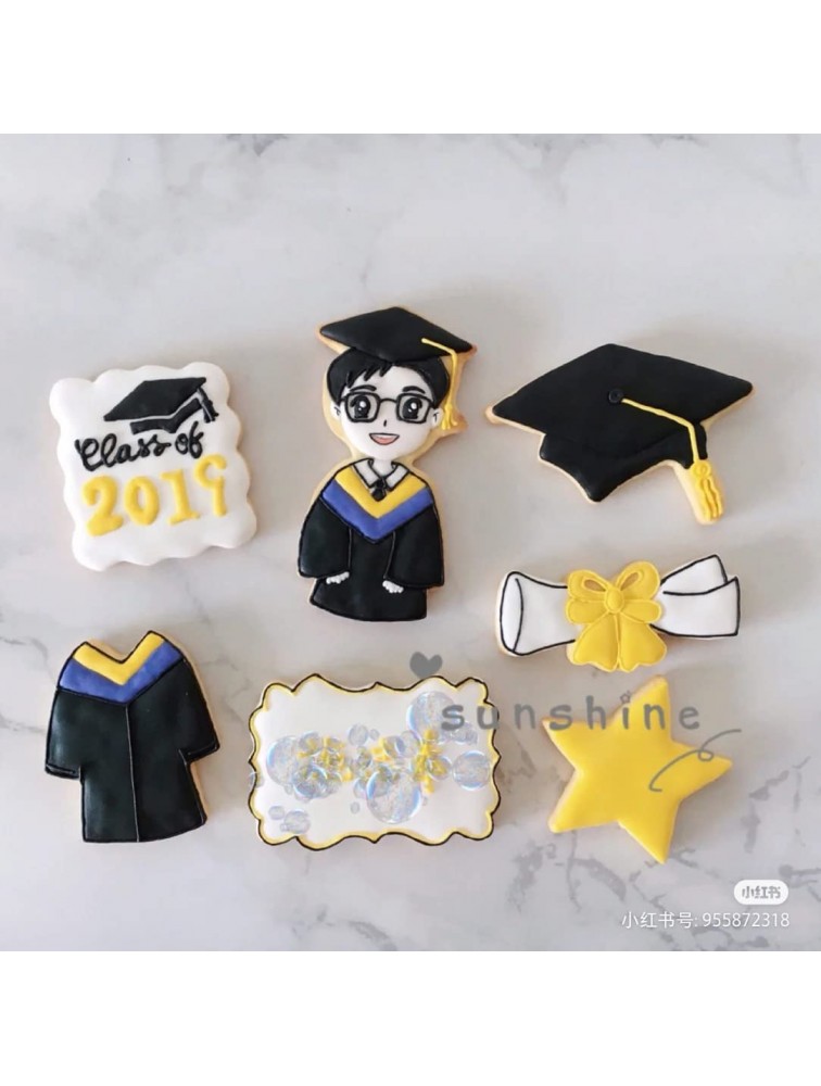 4 Pieces Graduation Cookie Cutters Stainless Steel Molds Graduation Cap Gown Diploma Medallion Shapes for High School College Parties - B5V287HHI
